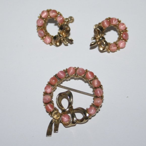 Vintage gold and pink brooch and screw on earrings - Picture 2 of 4